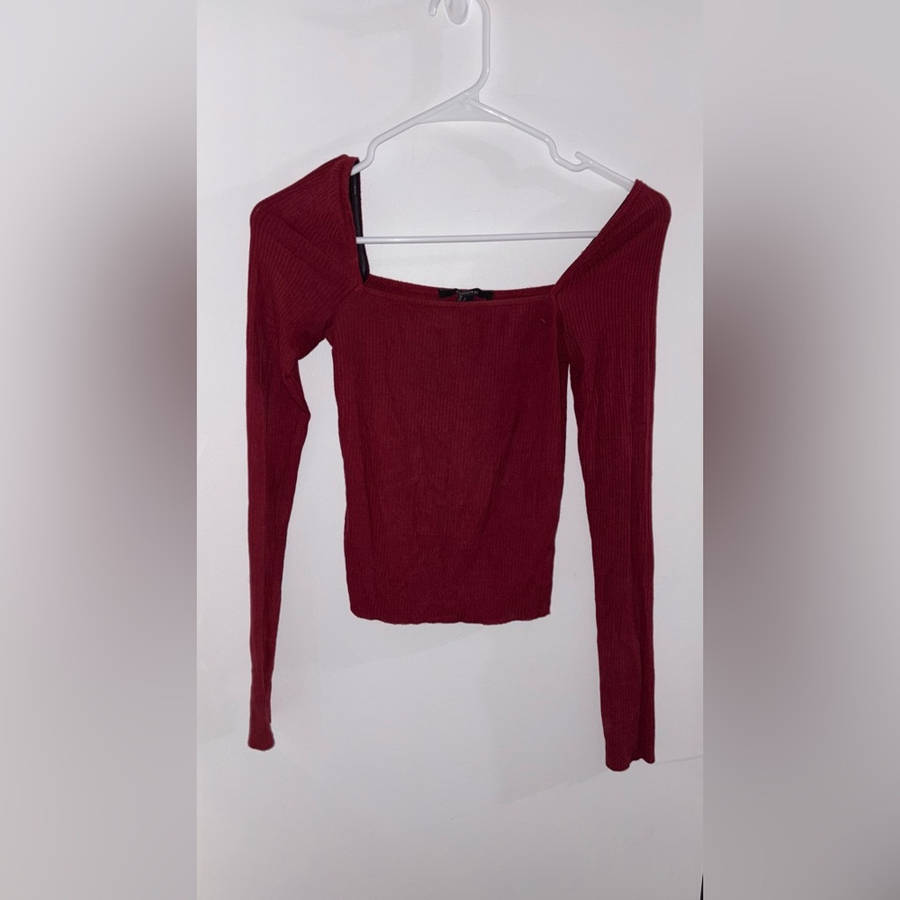 9 items $28, 16 items $50,25 items $70.Tops/dresses/jumpsuits/office shirts